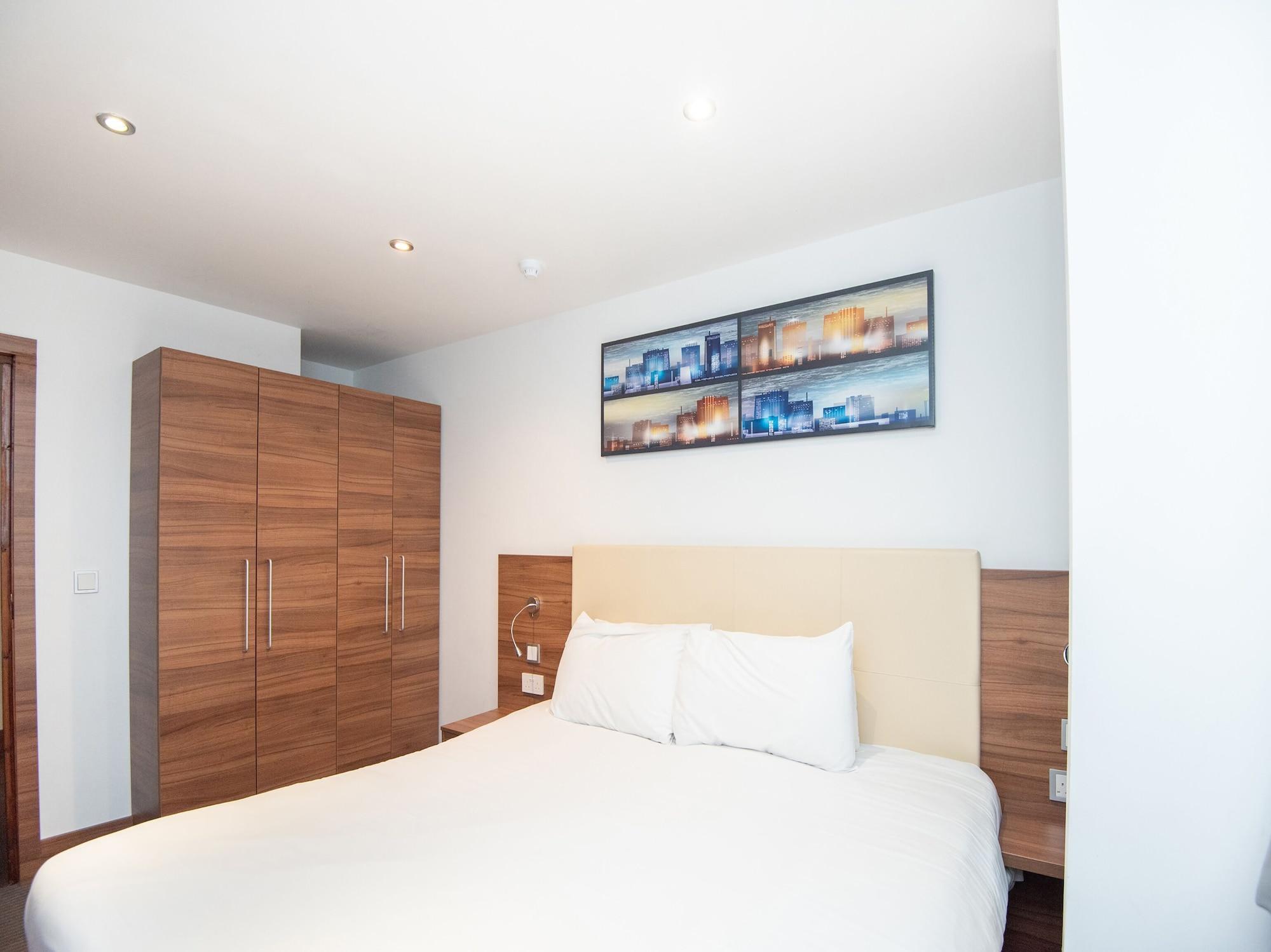 Livin' Serviced Apartments Watford  Zewnętrze zdjęcie