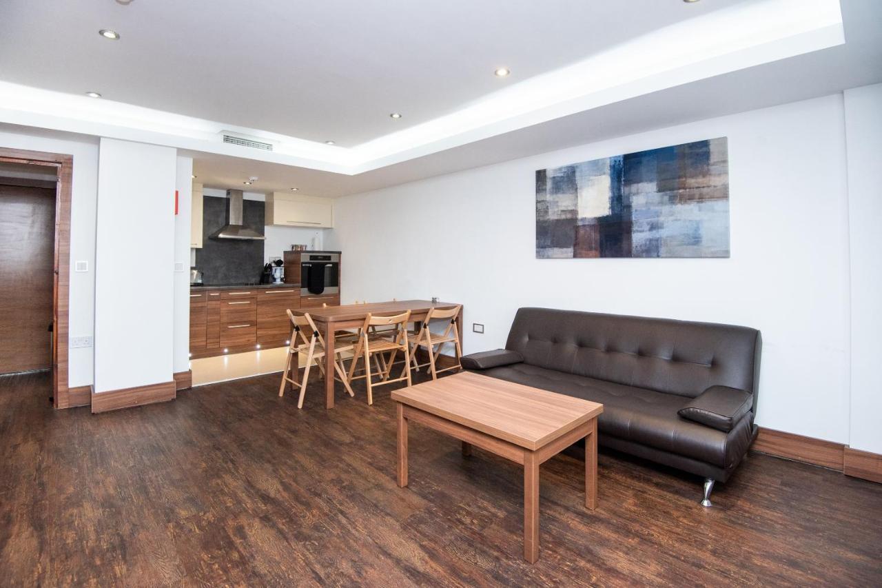 Livin' Serviced Apartments Watford  Zewnętrze zdjęcie